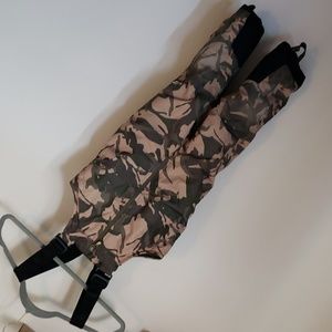 6T The North Face snowpants